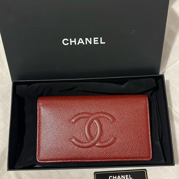 Chanel Burgundy Caviar Leather Timeless CC L Yen Wallet - Picture 1 of 15